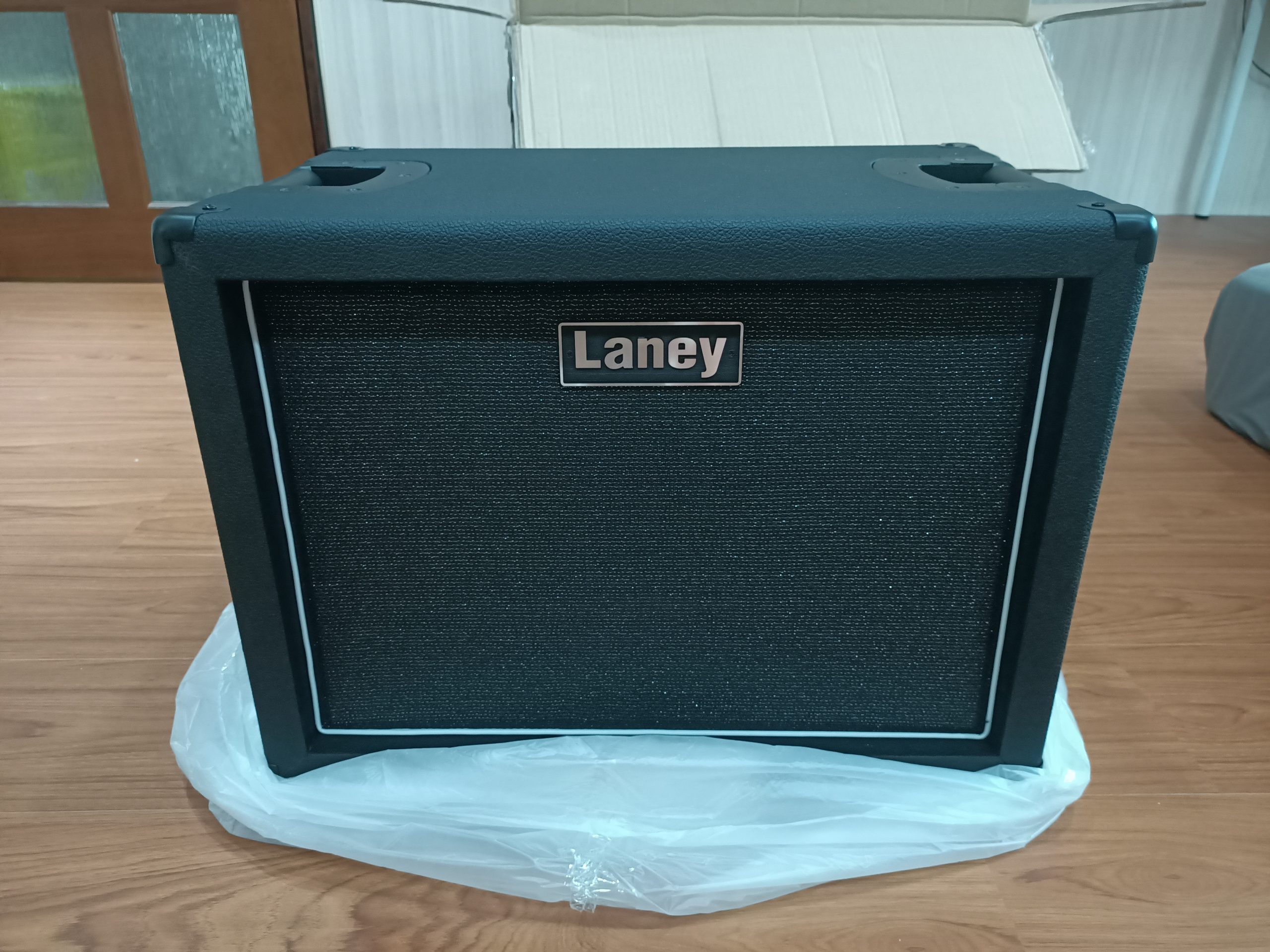 Laney LFR-112 400 Watt FRFR Powered Cabinet