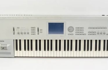 KORG TRITON